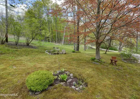 390 Spring St, Lee, MA 01238 photo 4