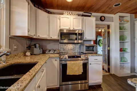 100 Highfield Dr, Lee, MA 01238 photo 8