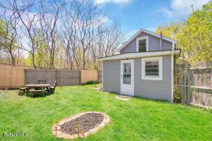 31 E Mill St, Pittsfield, MA 01201 photo 3