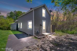 31 E Mill St, Pittsfield, MA 01201 photo 2