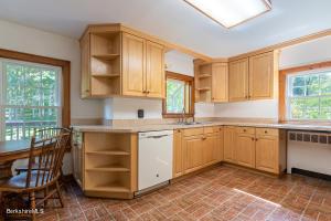 42 West St, Lenox, MA 01240 photo 22