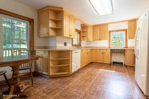 42 West St, Lenox, MA 01240 photo 20