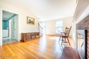 54 Roberta Rd, Pittsfield, MA 01201 photo 12