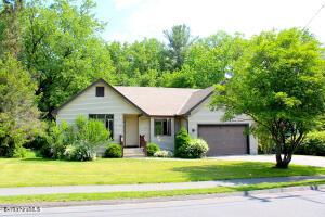 190 Summer St, Lee, MA 01238 photo 1