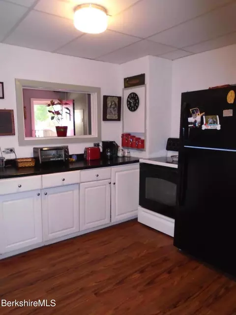 30 Olive St, Lee, MA 01238 photo 12