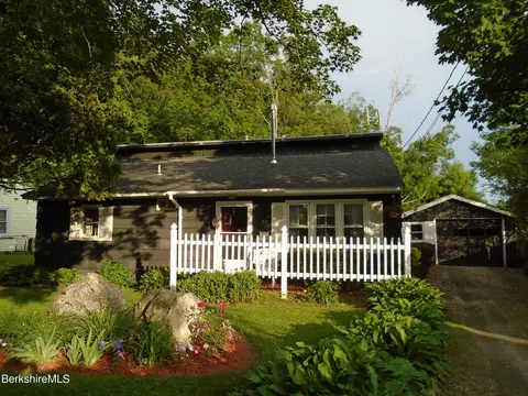 30 Olive St, Lee, MA 01238 photo 2