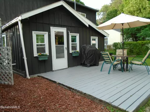 30 Olive St, Lee, MA 01238 photo 4