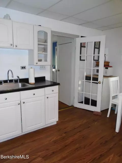 30 Olive St, Lee, MA 01238 photo 10