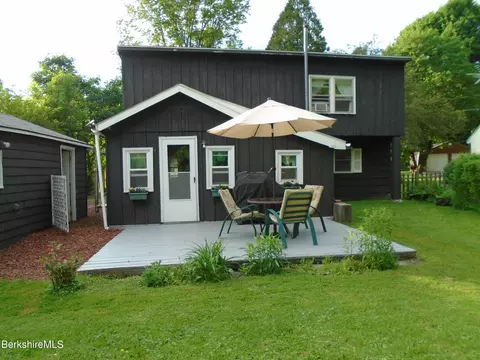 30 Olive St, Lee, MA 01238 photo 3