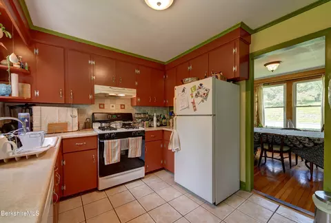 255 Summer St, Lee, MA 01238 photo 8