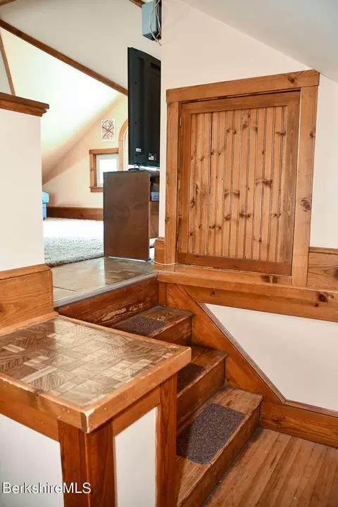 20 Stearns Ter, Chicopee, MA 01013 photo 34