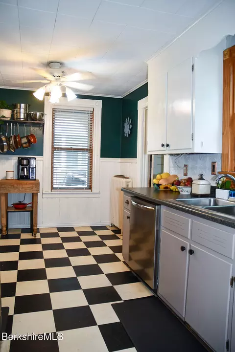 20 Stearns Ter, Chicopee, MA 01013 photo 16