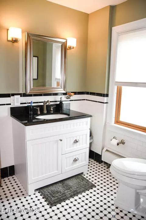 20 Stearns Ter, Chicopee, MA 01013 photo 33