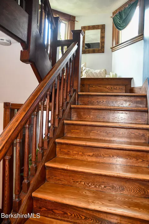 20 Stearns Ter, Chicopee, MA 01013 photo 21