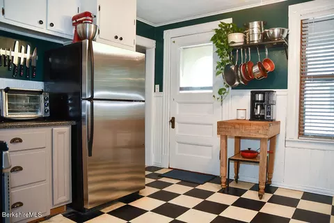 20 Stearns Ter, Chicopee, MA 01013 photo 14