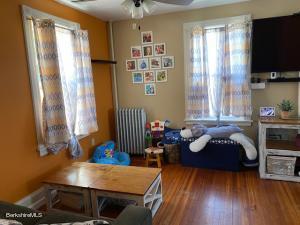 27 Third St, Pittsfield, MA 01201 photo 2
