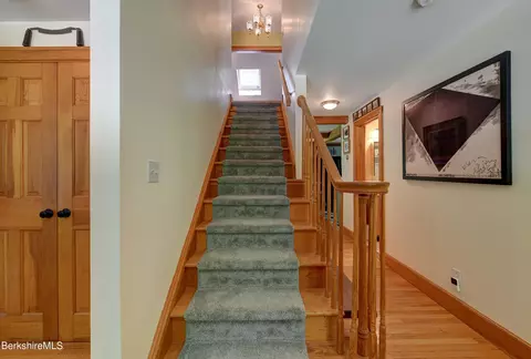 305 S Undermountain Rd, Sheffield, MA 01257 photo 9