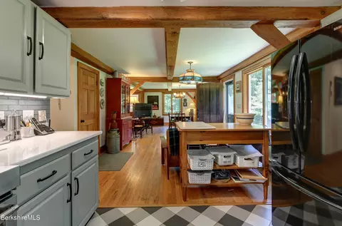 305 S Undermountain Rd, Sheffield, MA 01257 photo 4