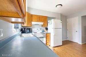 143 Appleton Ave, Pittsfield, MA 01201 photo 11