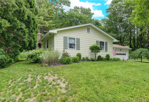 30 Maritta Ave, Lee, MA 01238 photo 3