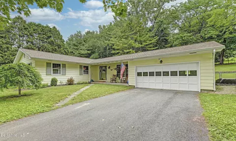 30 Maritta Ave, Lee, MA 01238 photo 2
