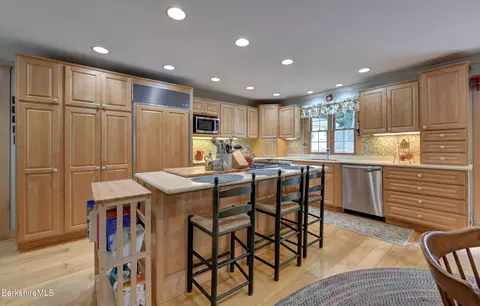 30 Maritta Ave, Lee, MA 01238 photo 10