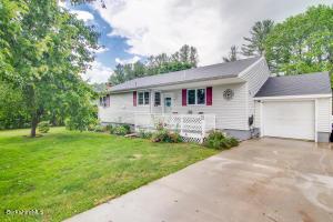 32 Nancy Ave, Pittsfield, MA 01201 photo 4