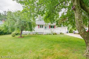 32 Nancy Ave, Pittsfield, MA 01201 photo 2