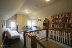 16 Whitehead Pl, Pittsfield, MA 01201 photo 25
