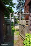 16 Whitehead Pl, Pittsfield, MA 01201 photo 6