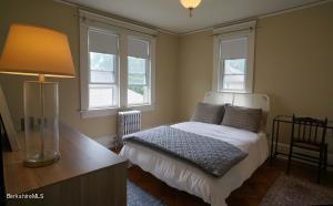 16 Whitehead Pl, Pittsfield, MA 01201 photo 26