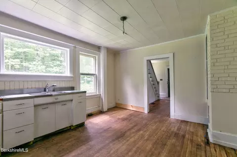 65 Robert St, Lee, MA 01238 photo 14