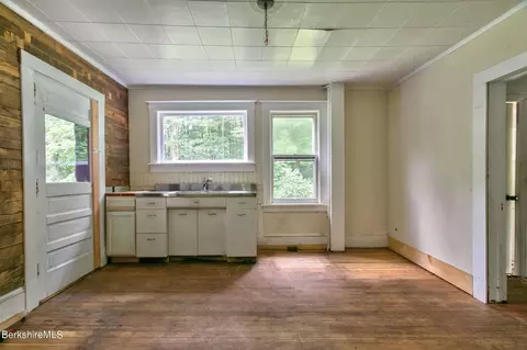 65 Robert St, Lee, MA 01238 photo 15