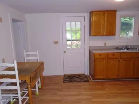 25 Summer St, Lee, MA 01238 photo 6