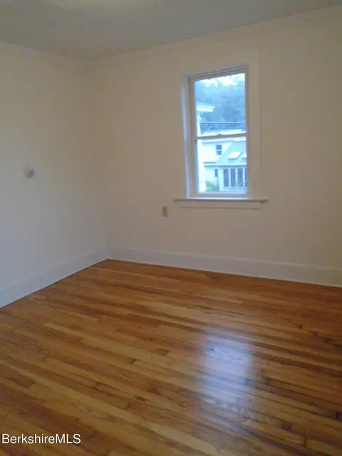 25 Summer St, Lee, MA 01238 photo 10