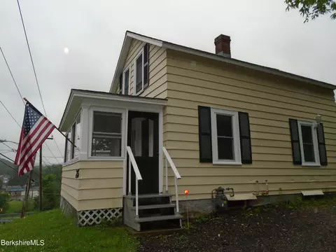 25 Summer St, Lee, MA 01238 photo 2