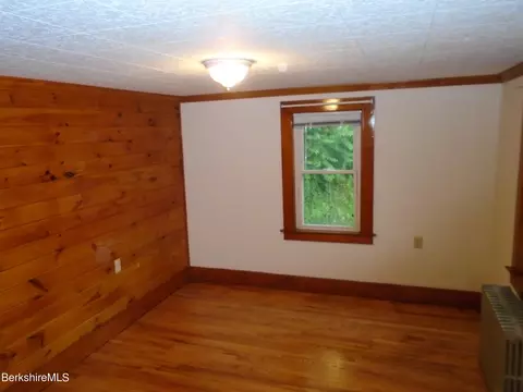 25 Summer St, Lee, MA 01238 photo 12
