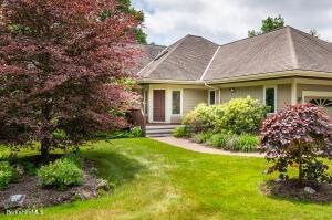 4 Gleneagles Dr, Lenox, MA 01240 photo 1