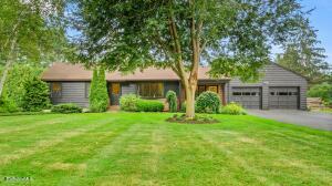 277 County Rd, Sheffield, MA 01257 photo 1