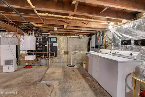 35 High St, Lee, MA 01238 photo 22