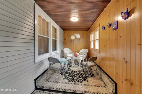 35 High St, Lee, MA 01238 photo 4