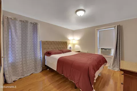 35 High St, Lee, MA 01238 photo 18