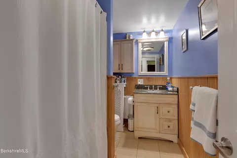 35 High St, Lee, MA 01238 photo 20
