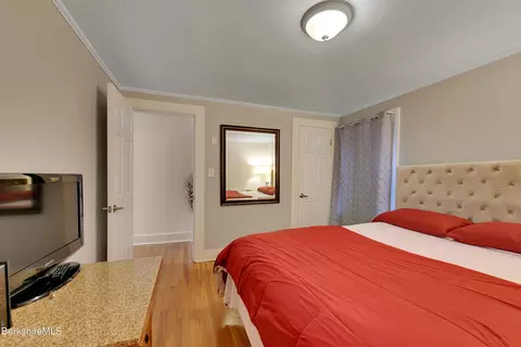 35 High St, Lee, MA 01238 photo 19