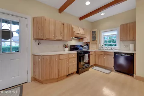 55 Franklin St, Lee, MA 01238 photo 13