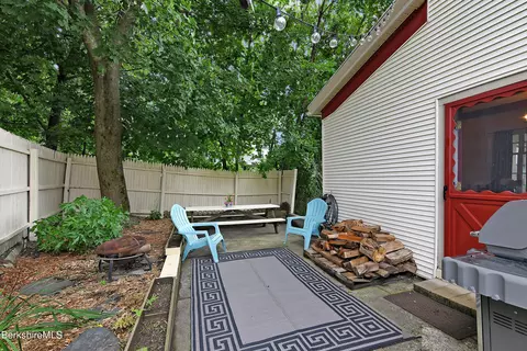 55 Franklin St, Lee, MA 01238 photo 35