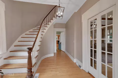 55 Franklin St, Lee, MA 01238 photo 5
