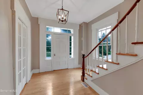 55 Franklin St, Lee, MA 01238 photo 4
