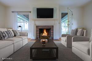 12 Whitehead Pl, Pittsfield, MA 01201 photo 12