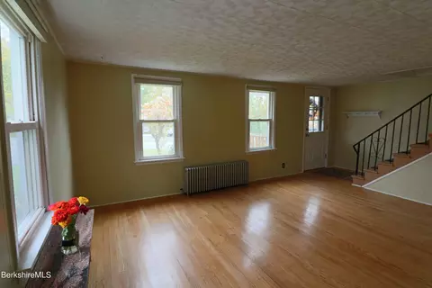 185 Prospect St, Lee, MA 01238 photo 6